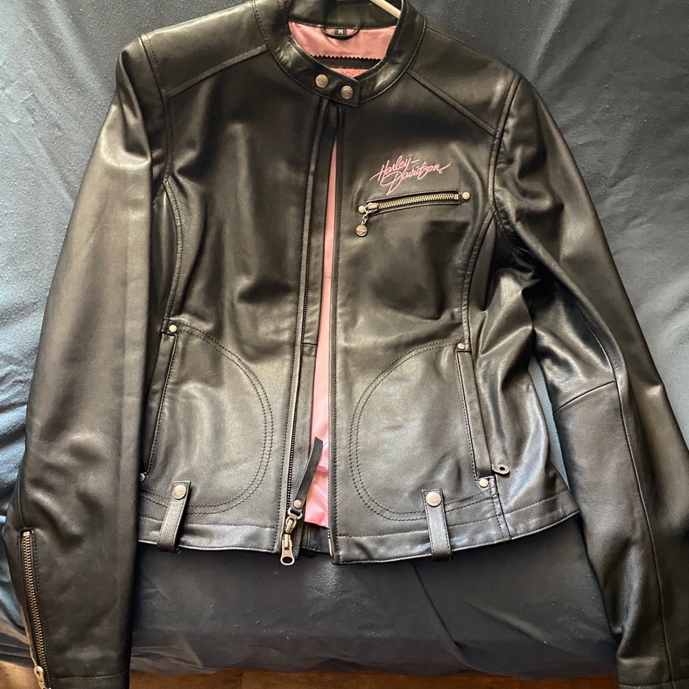 Women’s med leather Harley Davidson riding jacket